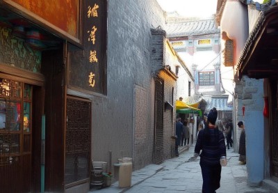 西安旅游攻略：除了兵马俑去这里！本地人推荐城墙游玩与西仓集市深度体验