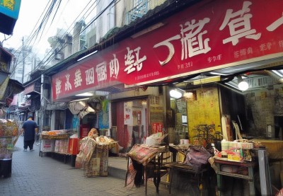青岛旅游攻略：除了栈桥去这里，劈柴院、信号山、台东夜市带你体验地道烟火气