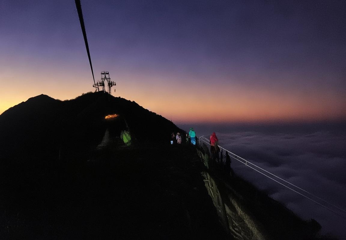 金顶日出-成都出发：峨眉山2天1夜攻略-两天一夜